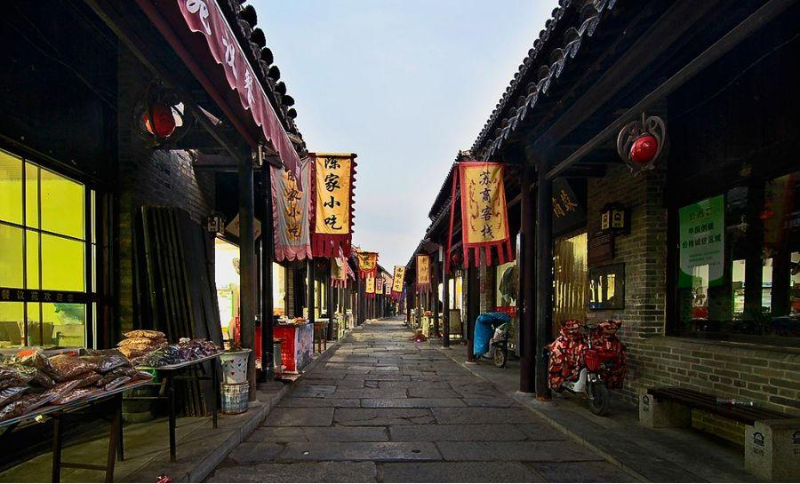 探讨交流,尽在南京一条没回的信息救8旬母亲命,作为子女如何保障独居老人的安全?